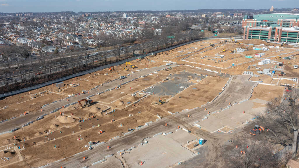 Belmont Park Retail Village - Construction