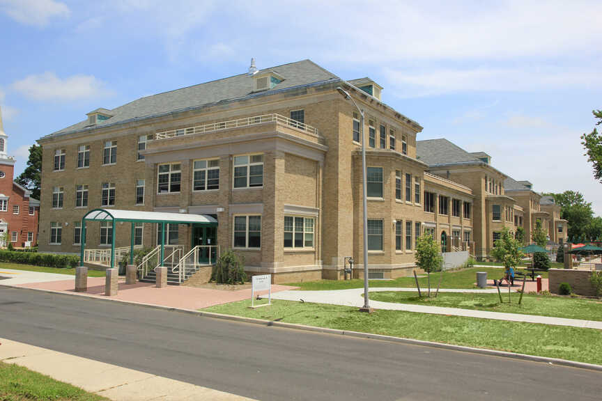 Creedmoor Psychiatric Center - Exterior photo of entrance