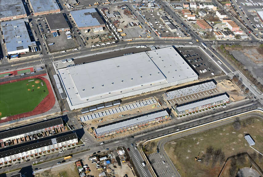 FedEx Brooklyn - Exterior photo of top