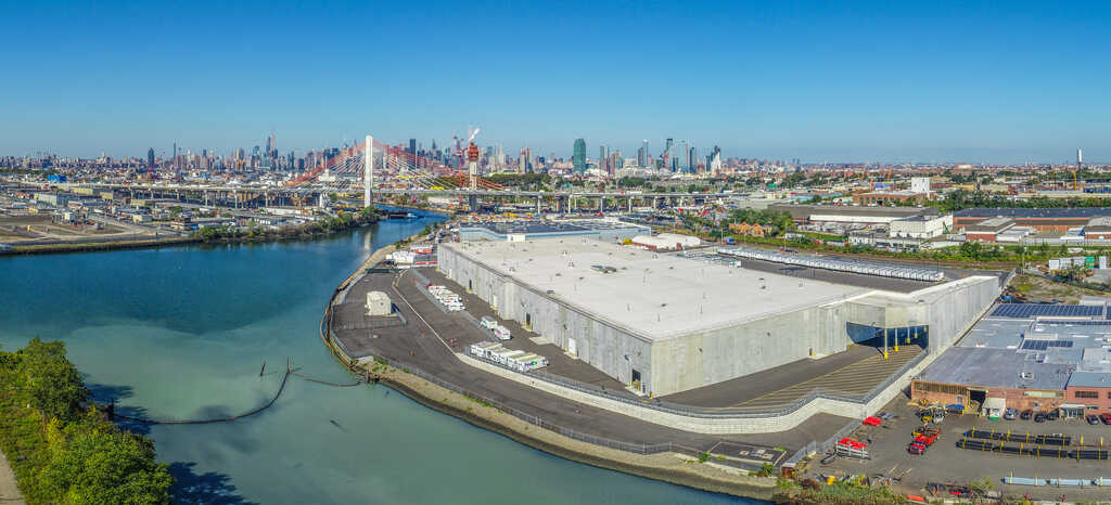 FedEx Maspeth - Exterior photo of Back