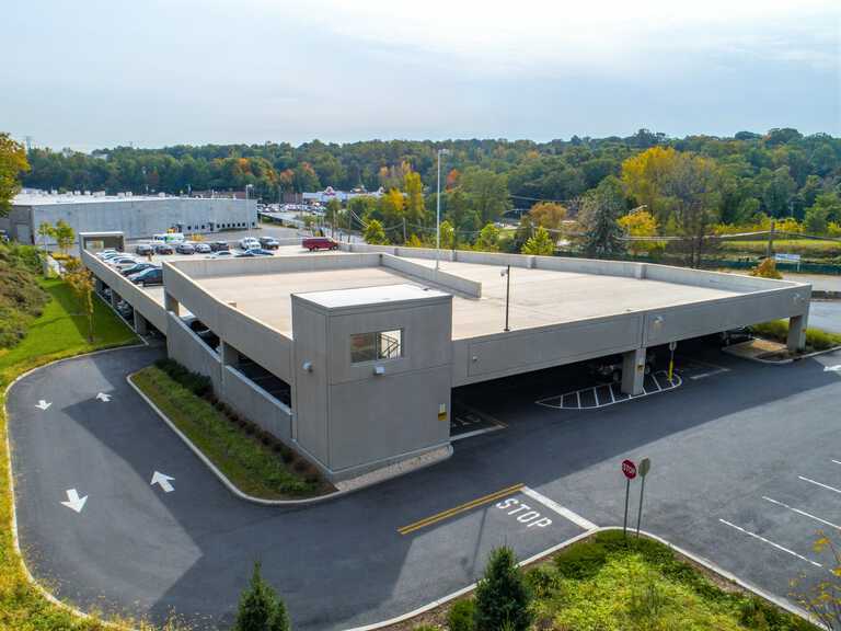 FedEx Yonkers - Exterior photo of Parking Corner