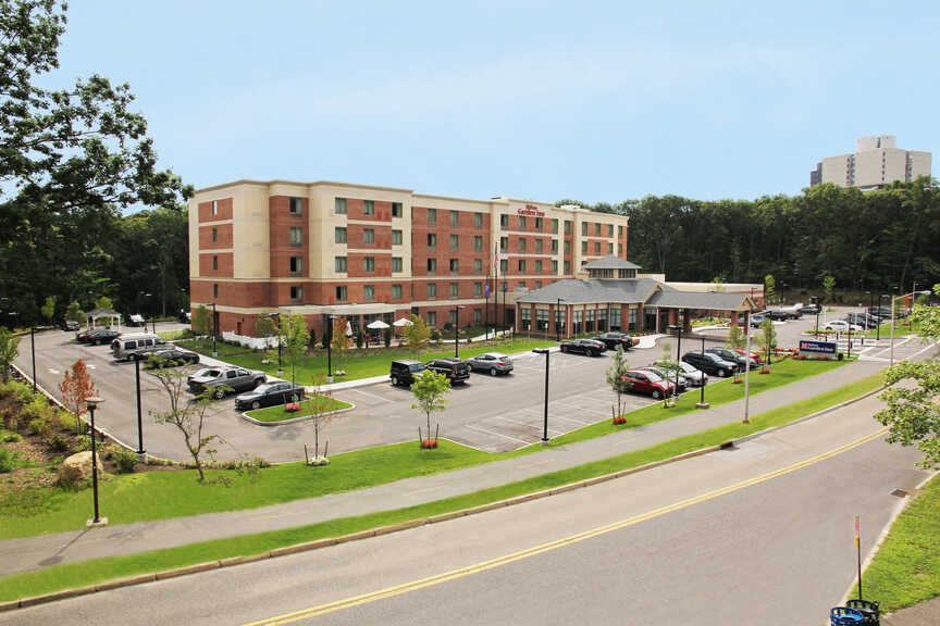 Hilton Garden Inn - Exterior photo of front