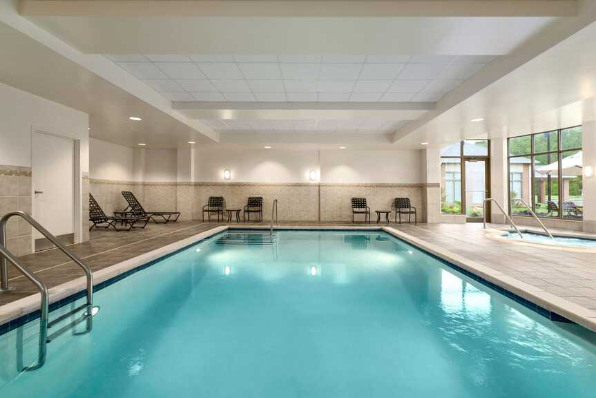 Hilton Garden Inn - Interior photo of pool