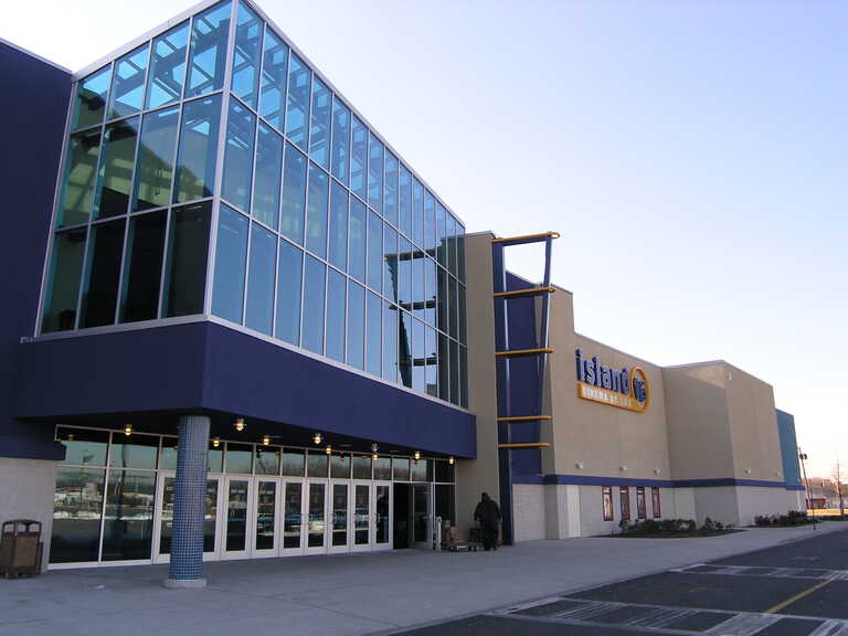 Island 16 Cinemas - Exterior photo of Glass