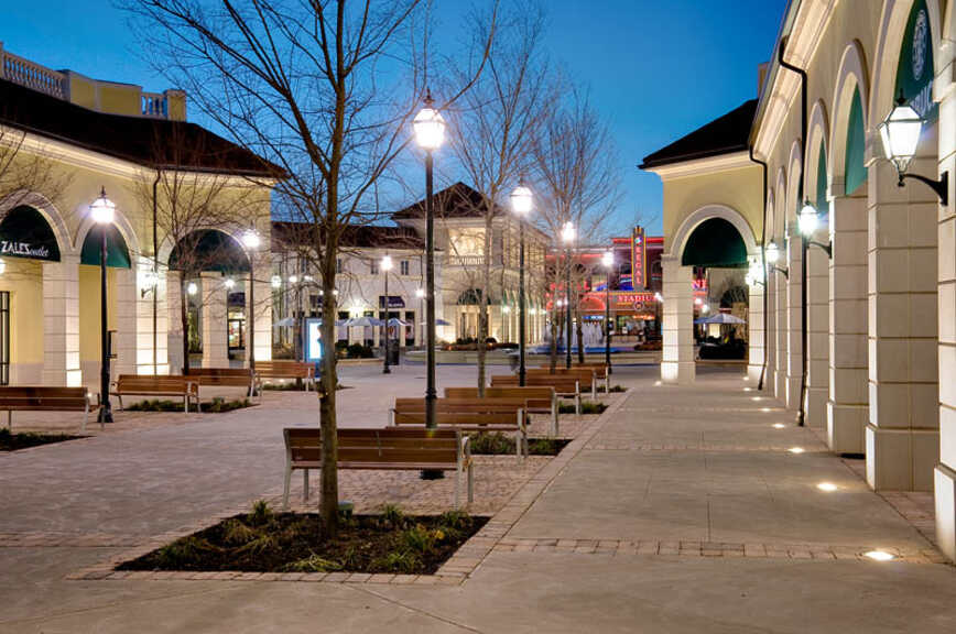 Regal Cinemas Multiplex - Exterior photo of Benches