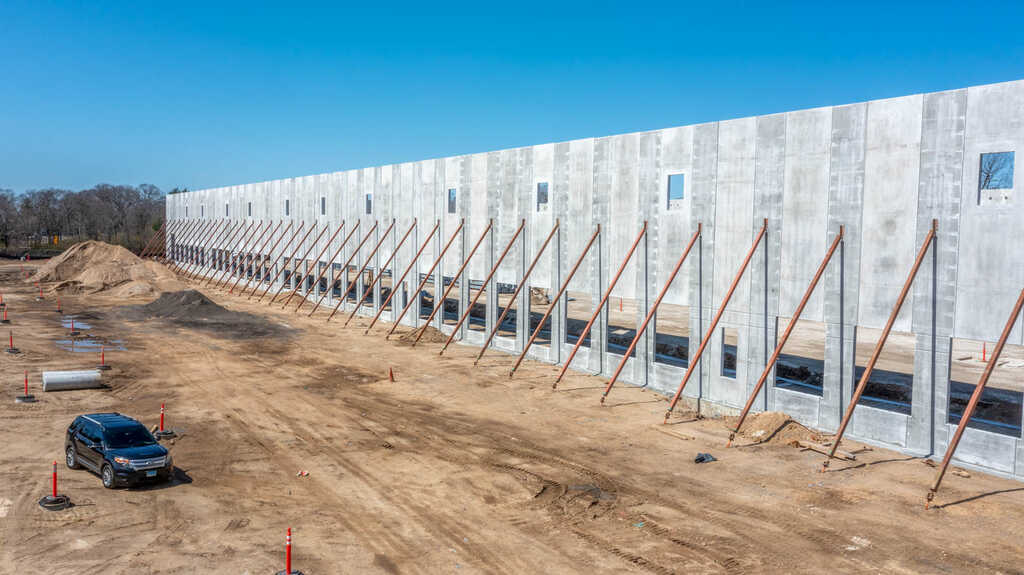 Rockefeller Group Crossways Logistics Center - Construction