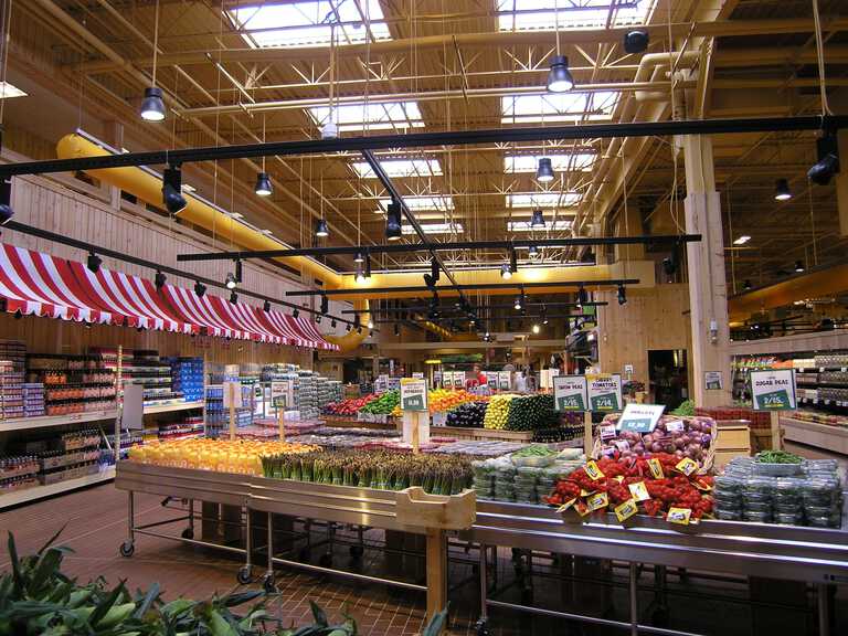 Stew Leonard's - Interior photo of produce