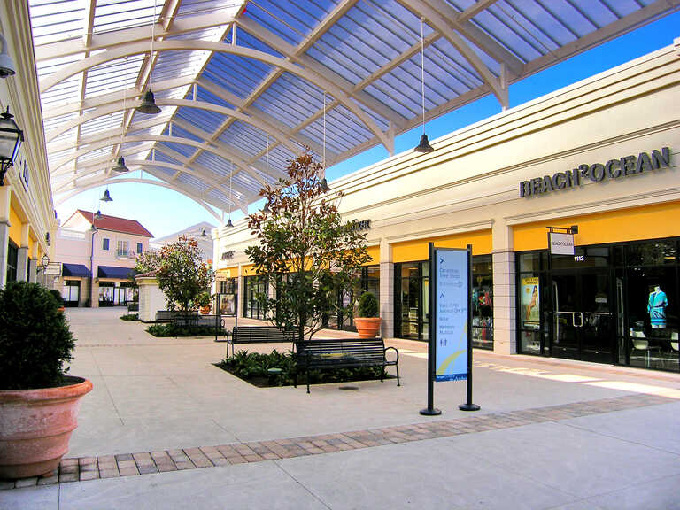 Tanger At The Arches - Interior photo of mall